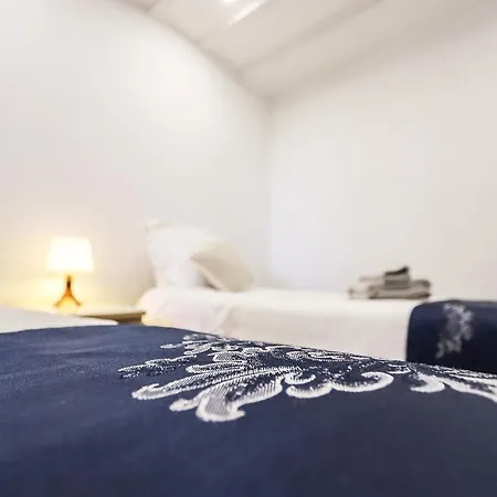 Wal Apartments- 3 Bedrooms With Parking Space *