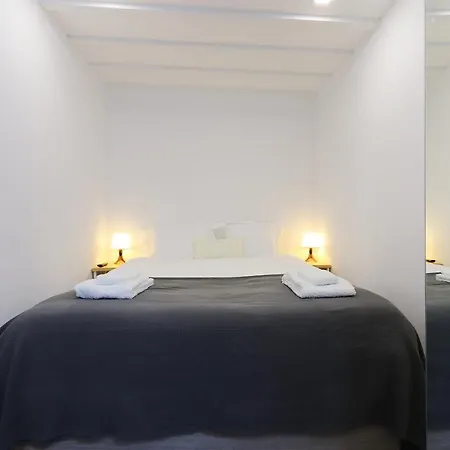 Wal Apartments- 3 Bedrooms With Parking Space * Лиссабон