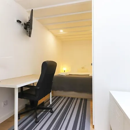 Апартаменты Wal Apartments- 3 Bedrooms With Parking Space *