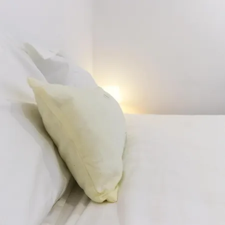 Wal Apartments- 3 Bedrooms With Parking Space *